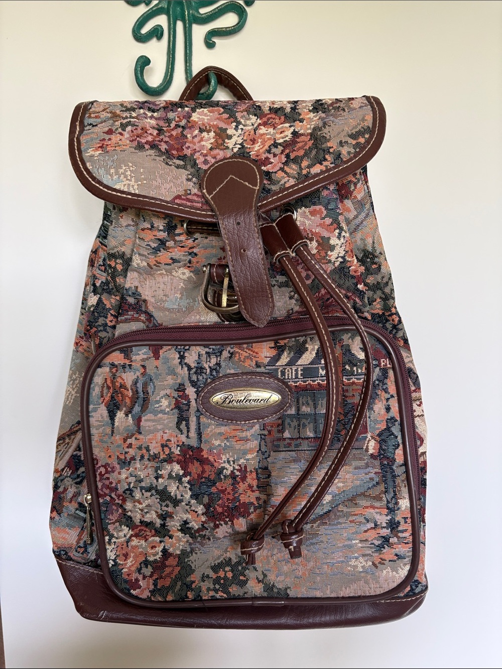 Boulevard Vintage Tapestry Backpack – Paris Floral Carpet Bag Style